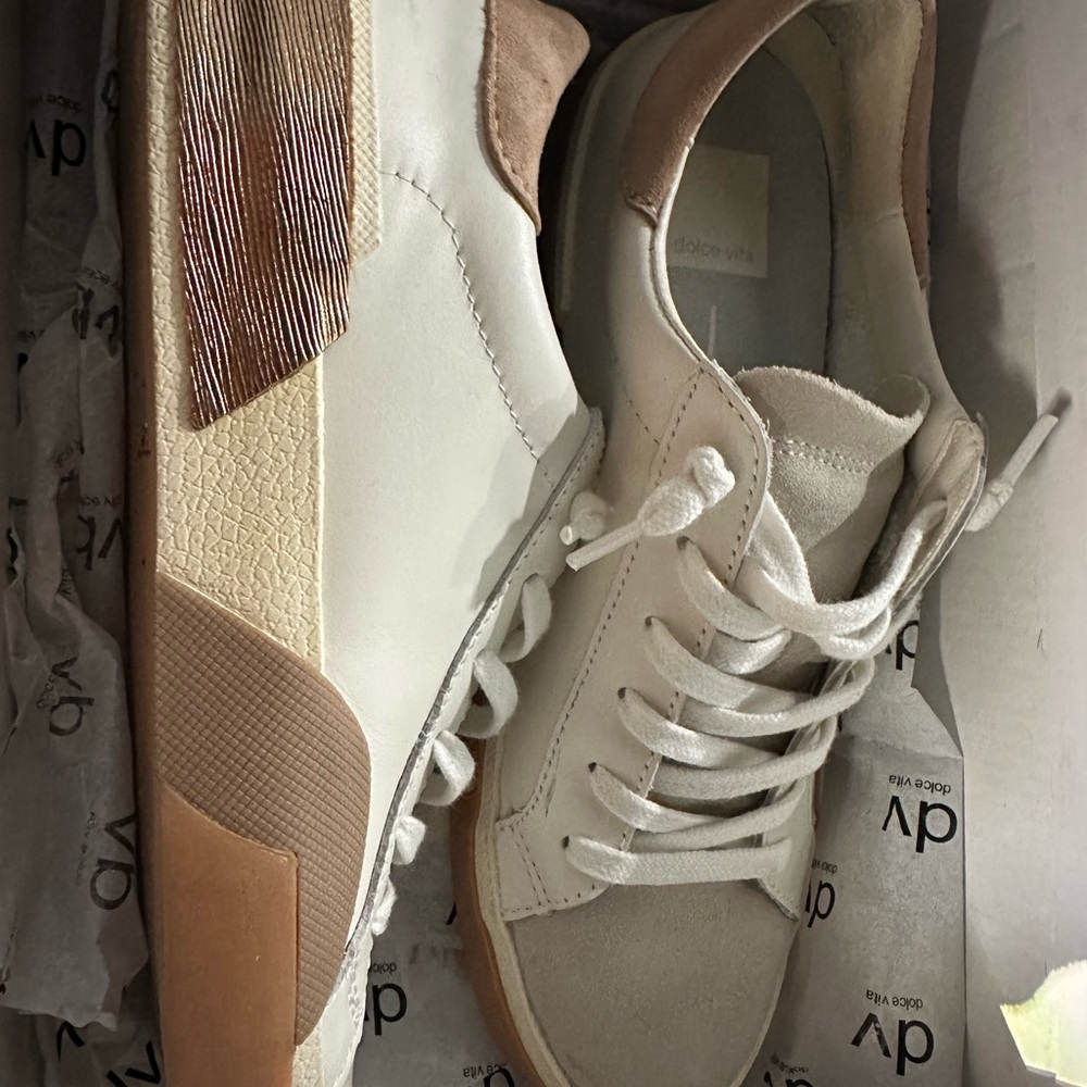 DV by Dolce Vita White and Tan Zina Court Sneakers